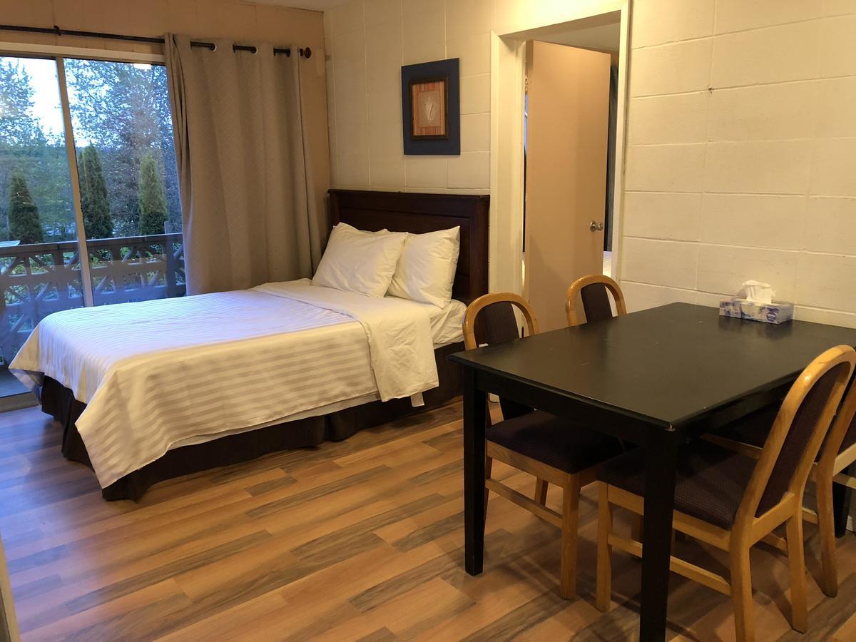 Holiday House Motel Ladysmith Dış mekan fotoğraf