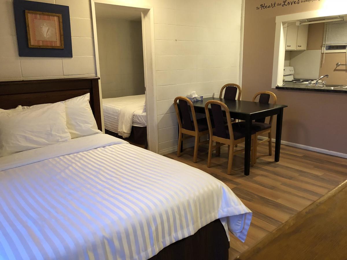 Holiday House Motel Ladysmith Dış mekan fotoğraf