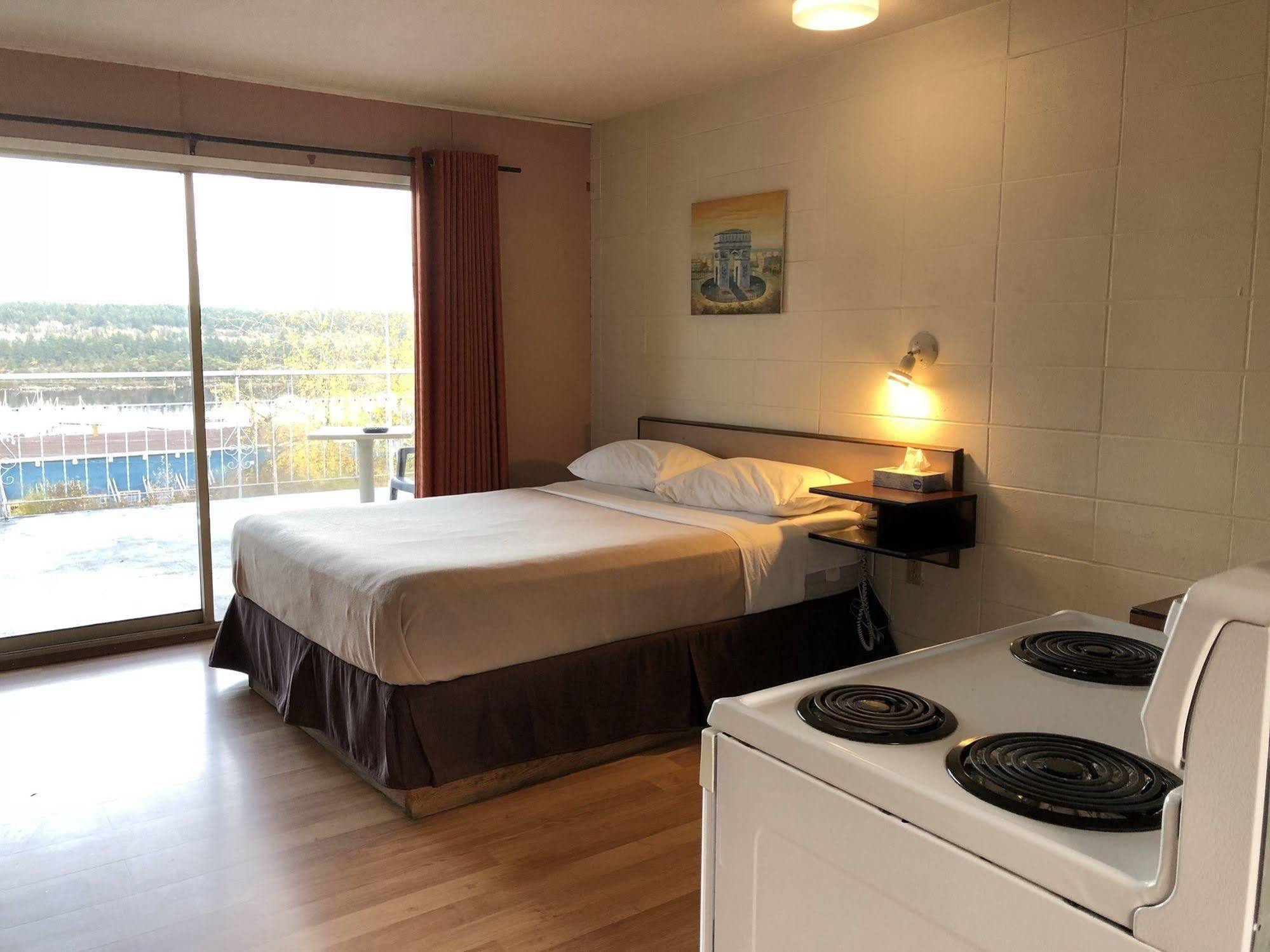 Holiday House Motel Ladysmith Dış mekan fotoğraf