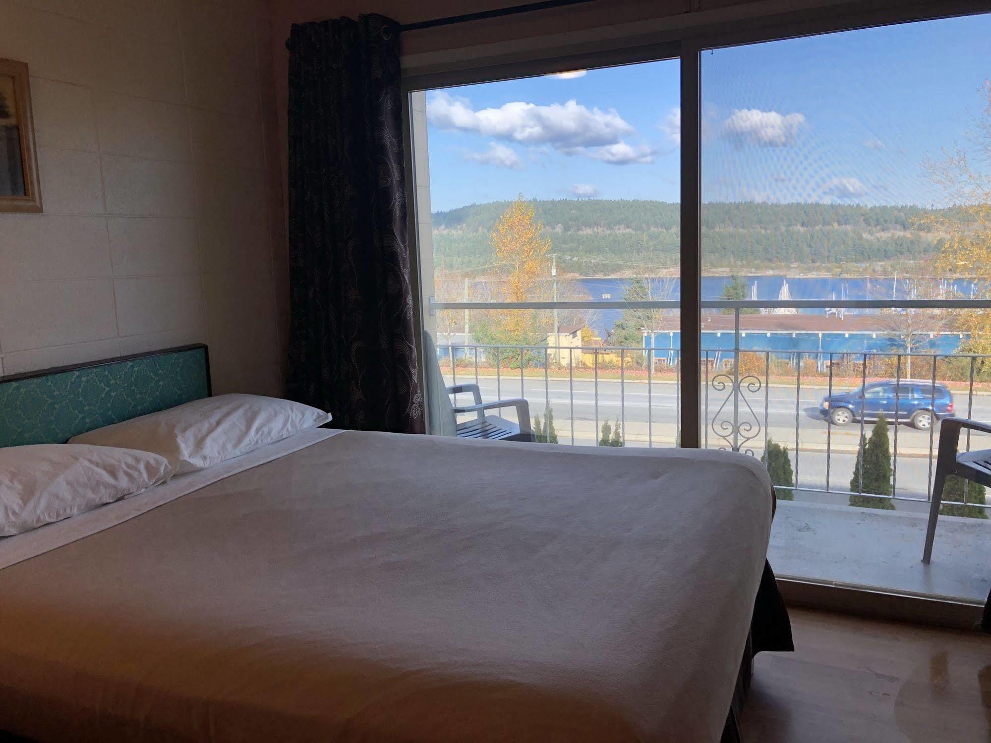 Holiday House Motel Ladysmith Dış mekan fotoğraf